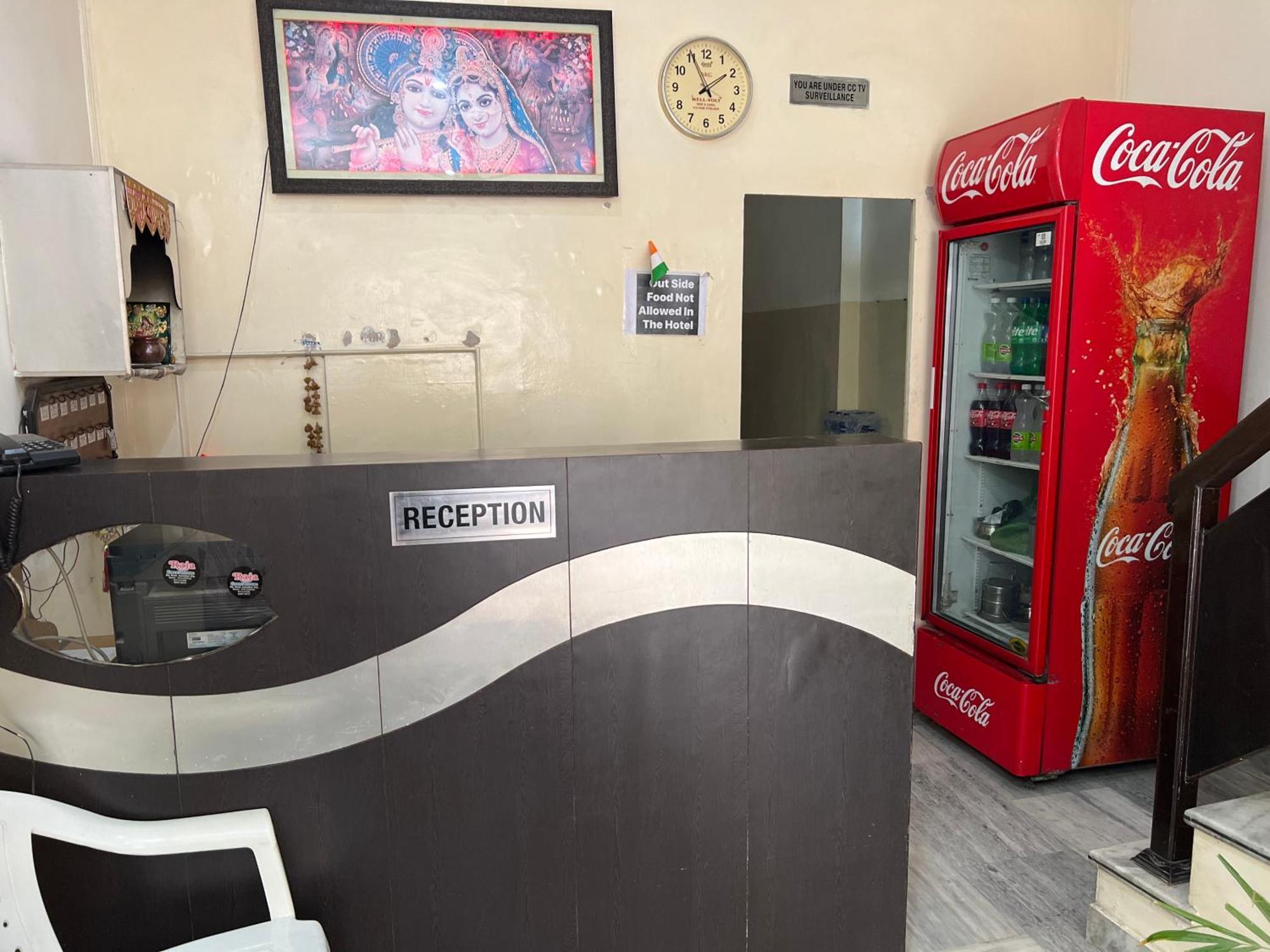 Raja Guest House -- Jalandhar Railway Station -- For Family, Couples, Travellers Exterior foto